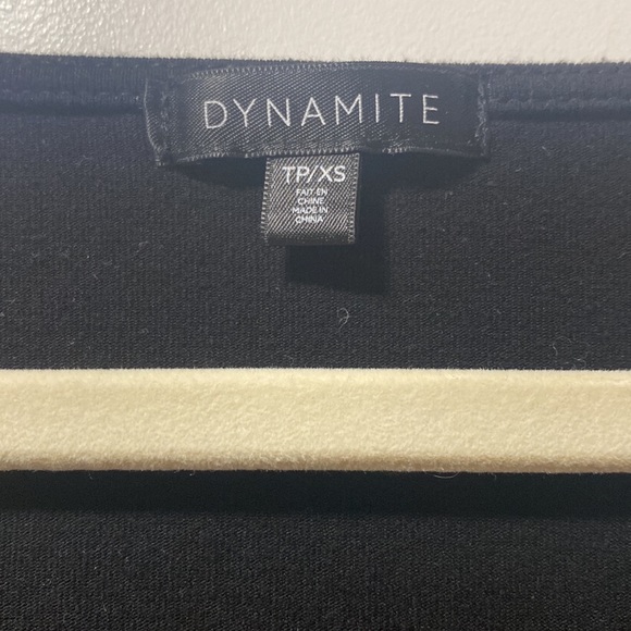 Black long sleeve with ruched detail - Picture 2 of 2